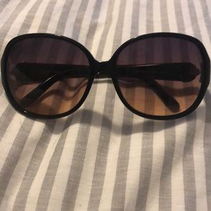 TORY BURCH sunglasses with case